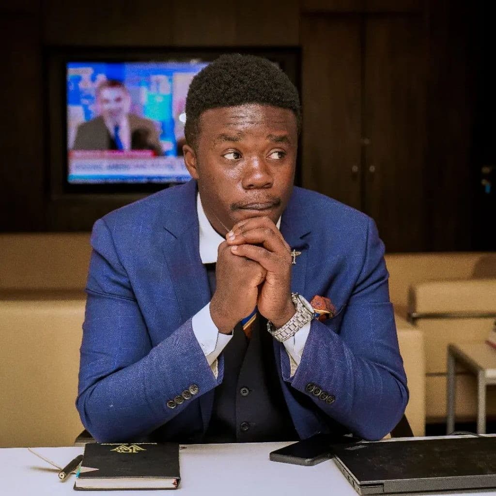 Hinn Walubengo at his desk